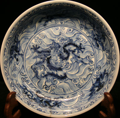 Blue and white porcelain plate with sea wave and lucky animal deisgn